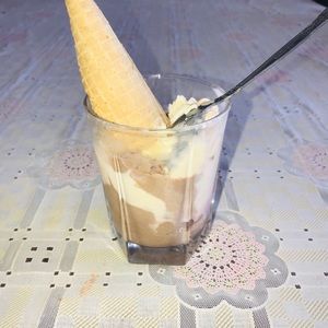 Meet your Posher, Lucy